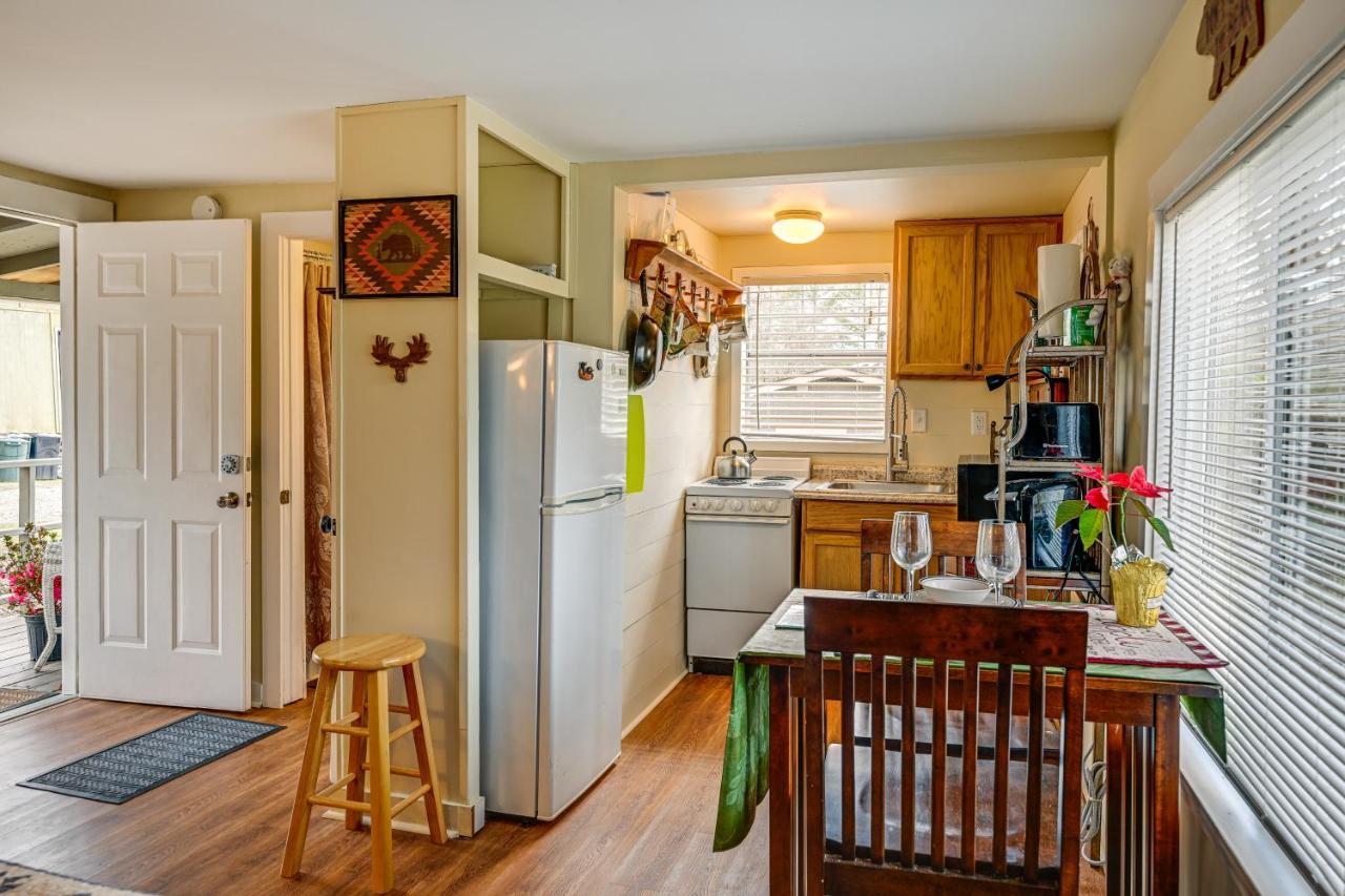 Pet-Friendly Vacation Rental Cabin In Whittier Екстериор снимка